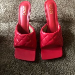 SQUARE TOE QUILTED HEEL MULE - RED